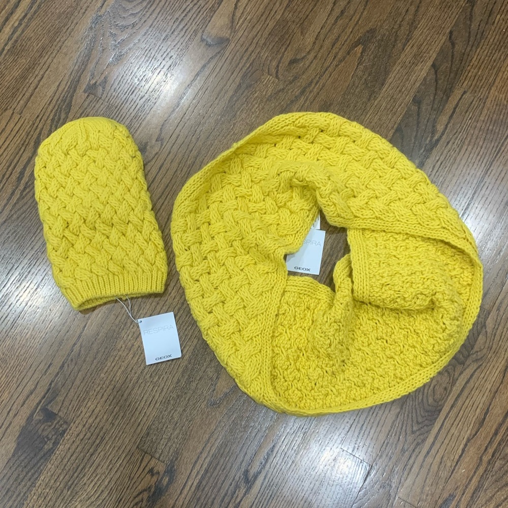 New Geox Infinity Scarf and Hat Set Yellow Made in Italy